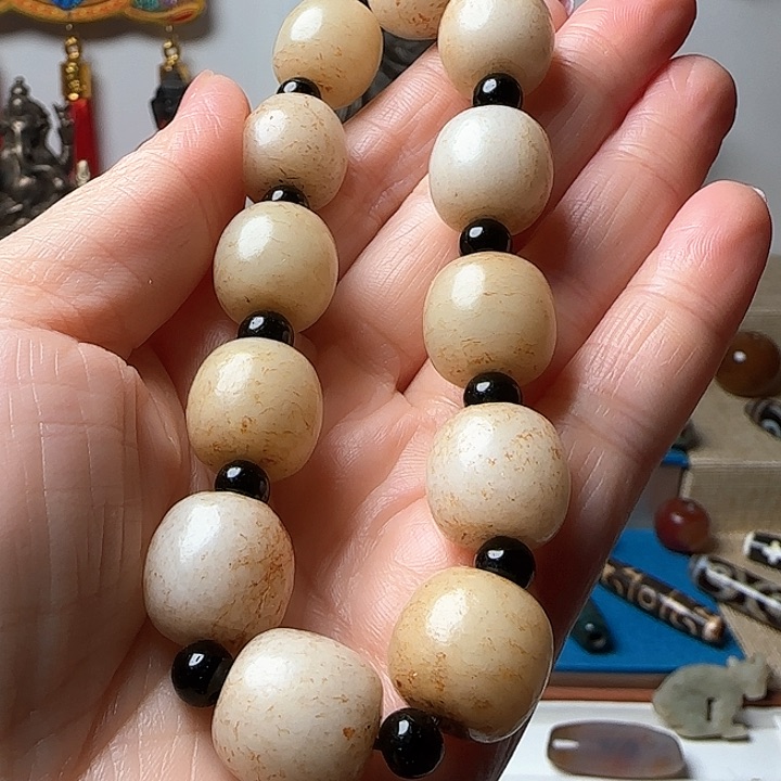 和田玉（糖玉）未镶嵌挂件棒