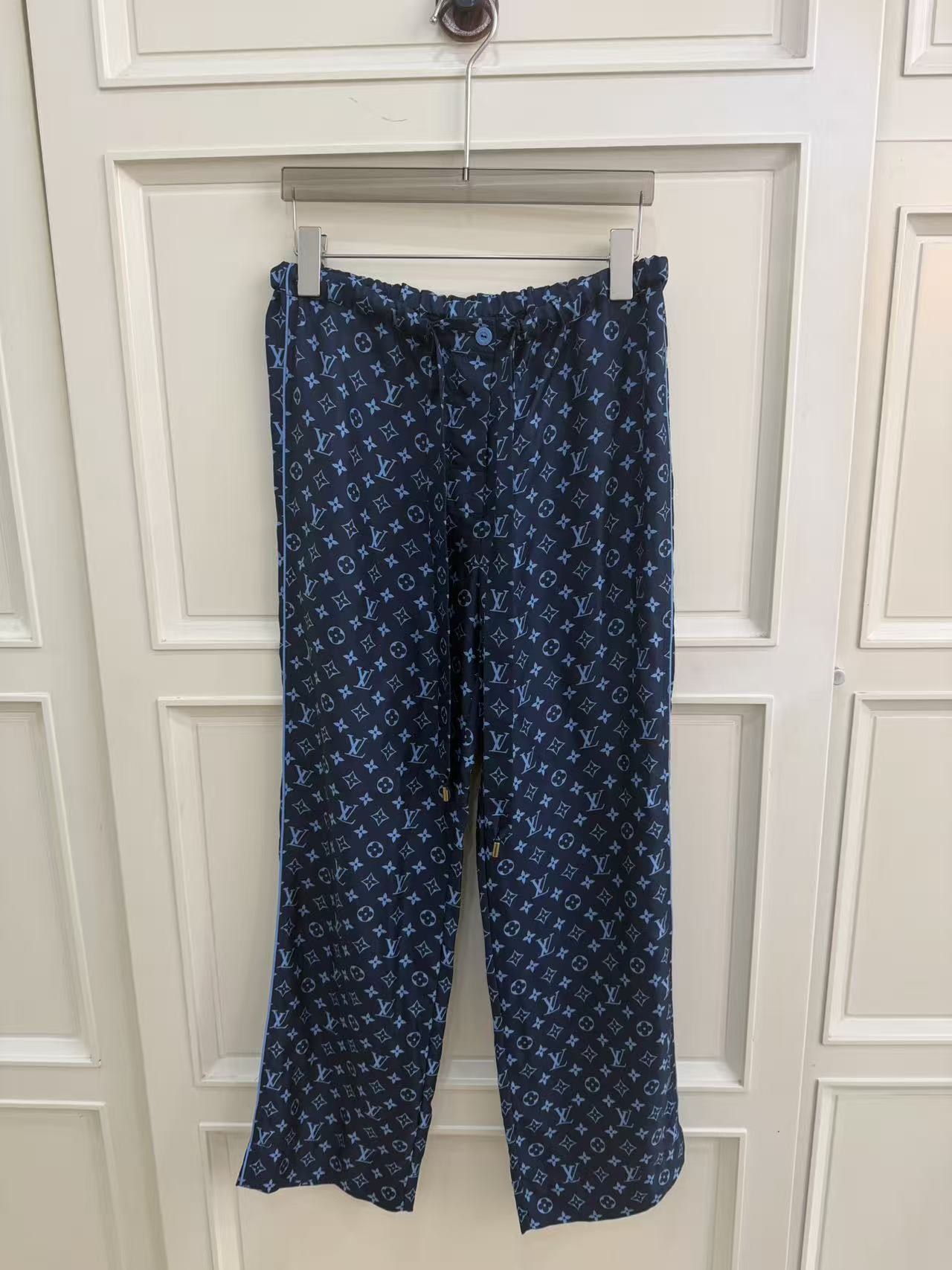99新 LouisVuitton/路易威登 新款蓝色丝绸满印图案logo卫裤 34码