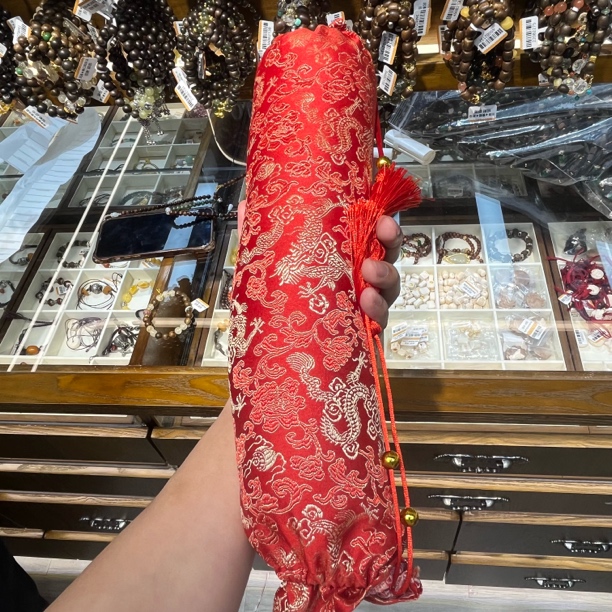 时尚红色抱枕一个-0367