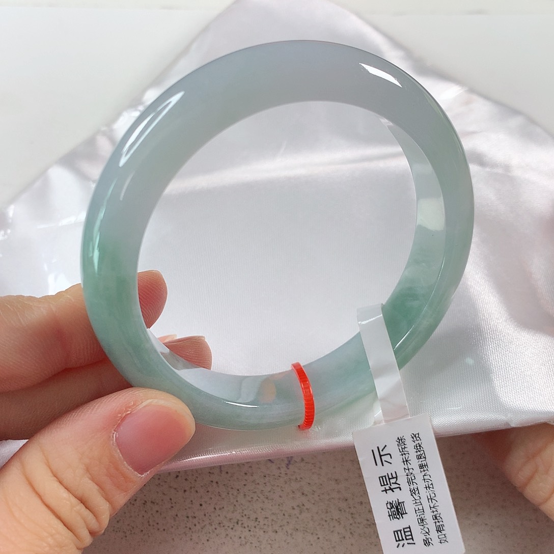 翡翠手镯未镶嵌①⑥②