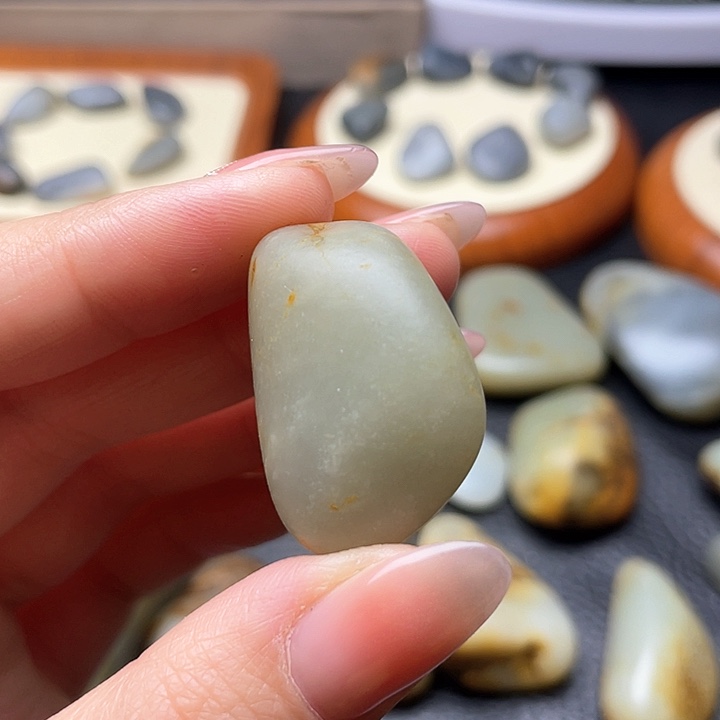 和田玉颈饰未镶嵌8