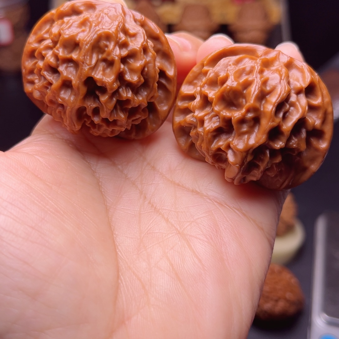 文玩核桃吊坠45尺红色龙鳞