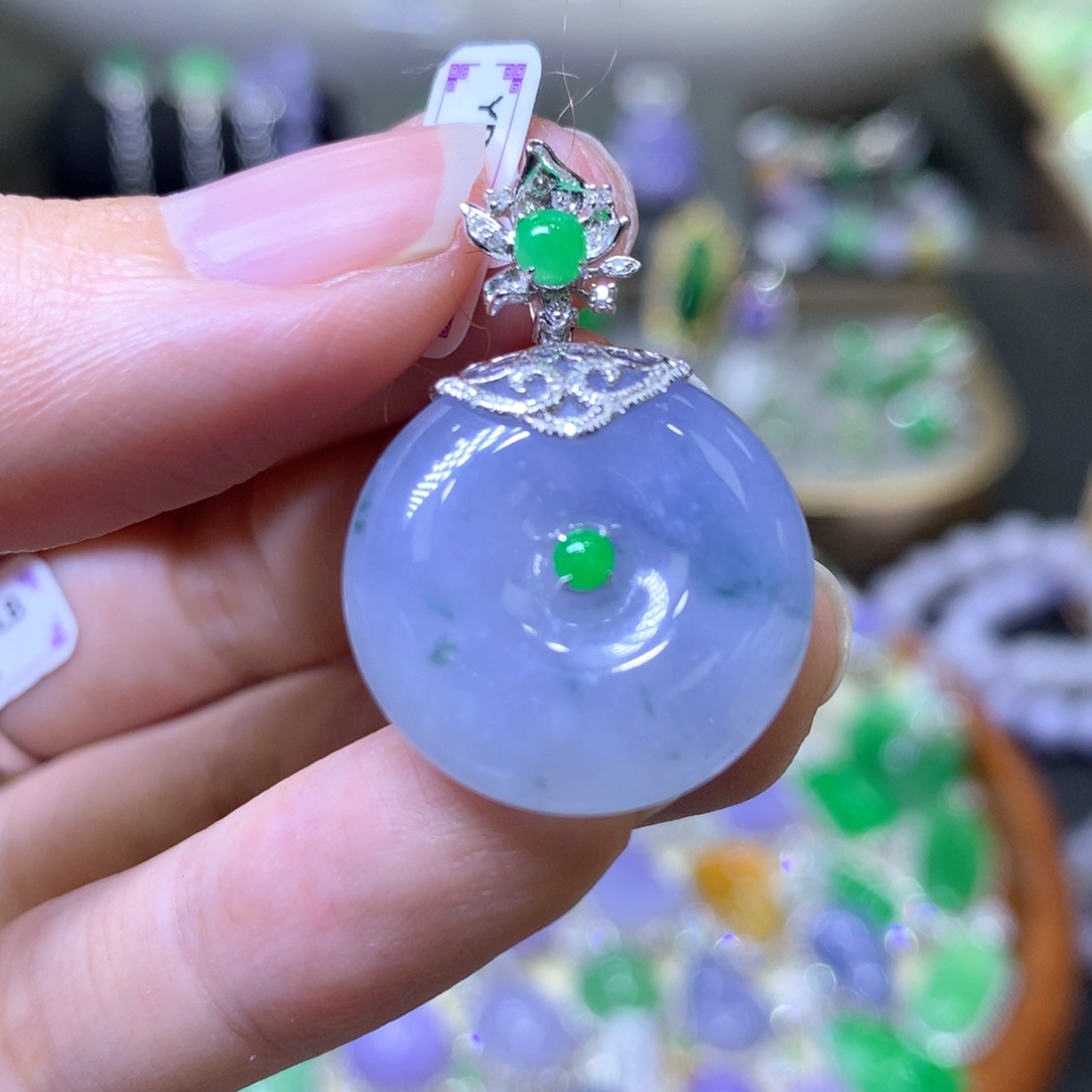 【闪购商品】翡翠颈饰18K金镶嵌翡翠吊坠项链