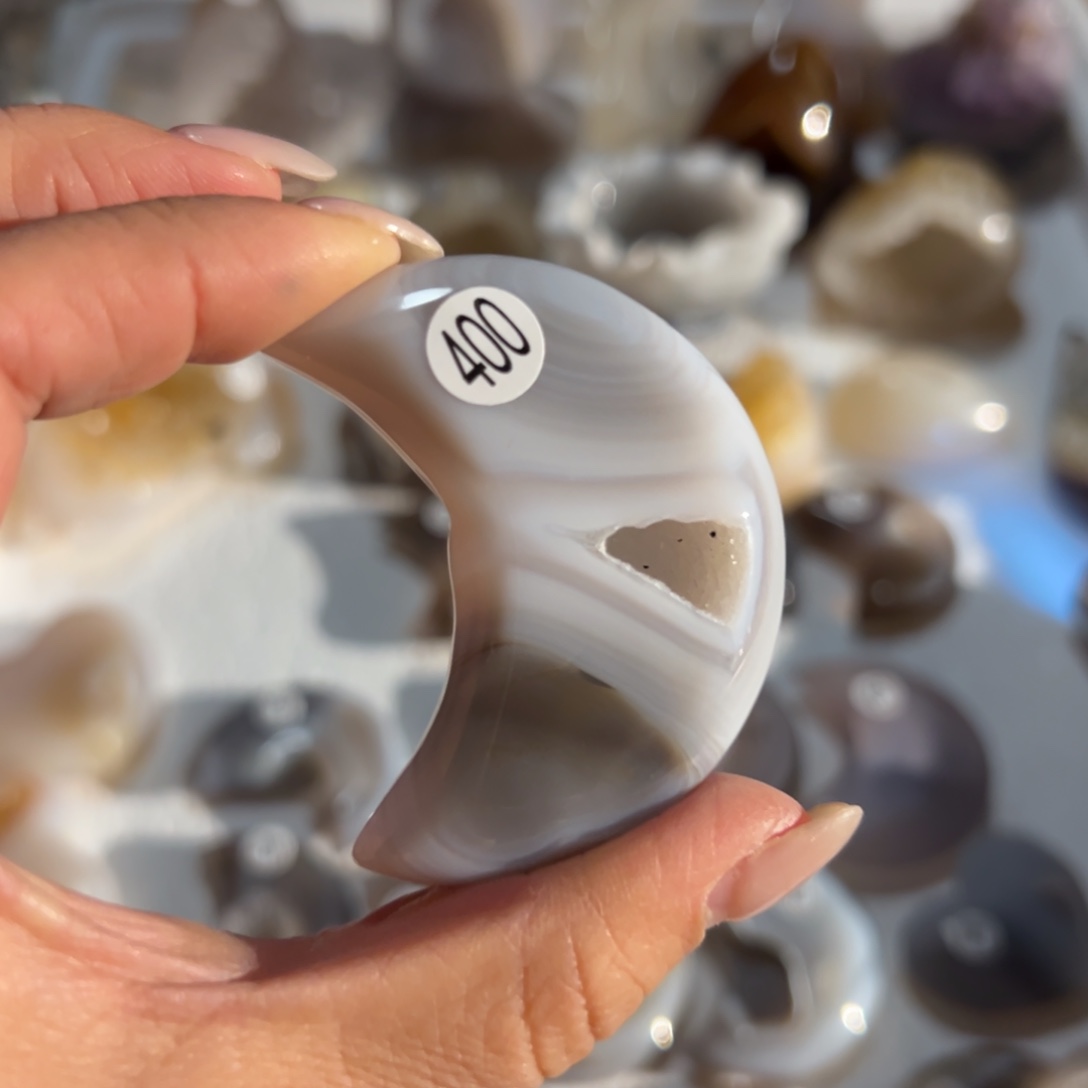 一***m玛瑙/玉髓未镶嵌雕刻件