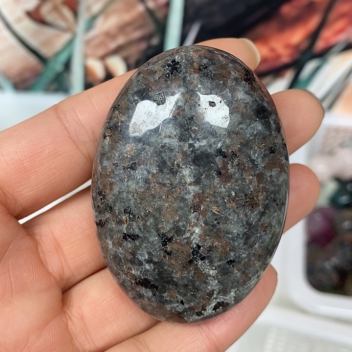 乌***家未镶嵌水晶大型摆件（非配饰）70