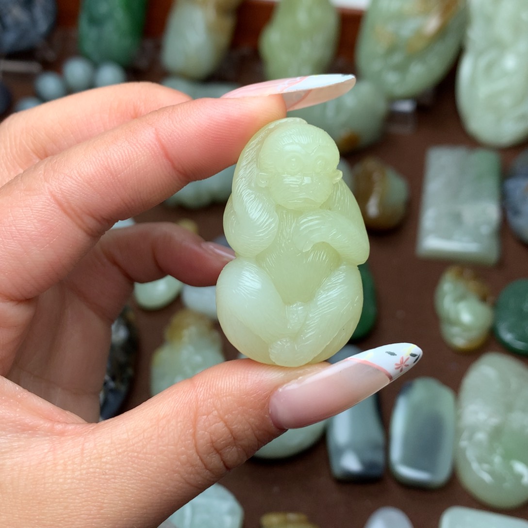 和田玉挂件未镶嵌喜**利