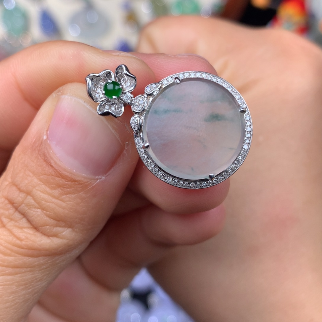 翡翠吊坠(不含链)18K金镶嵌