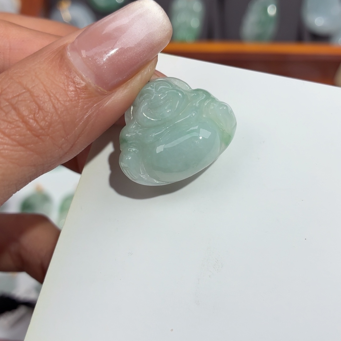 翡翠未镶嵌颈饰佛公吊坠