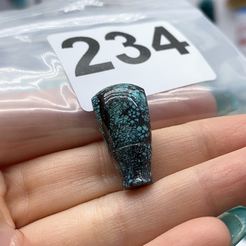 【闪购商品】绿松石颈饰未镶嵌