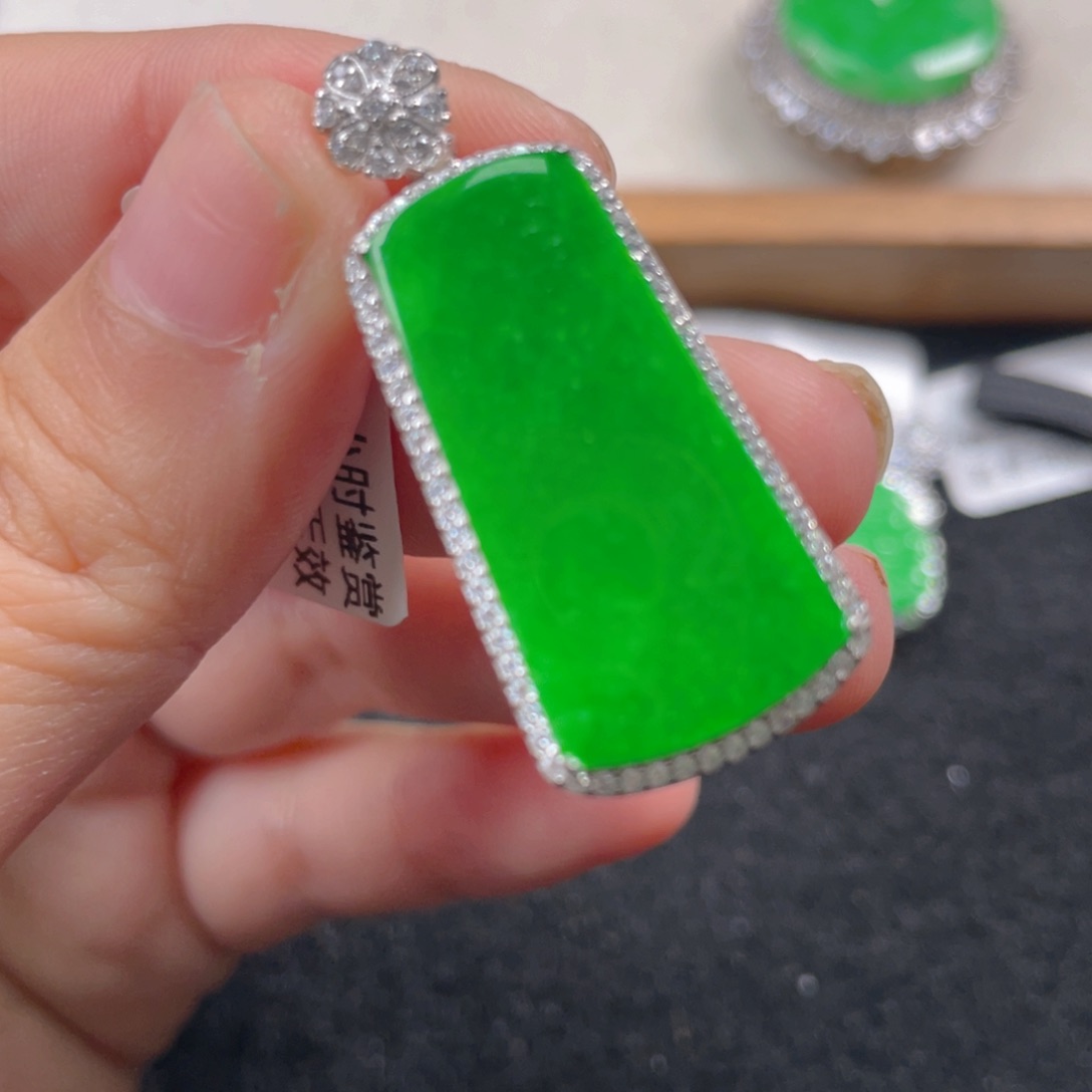 翡翠颈饰银S925镶嵌n j j n n j