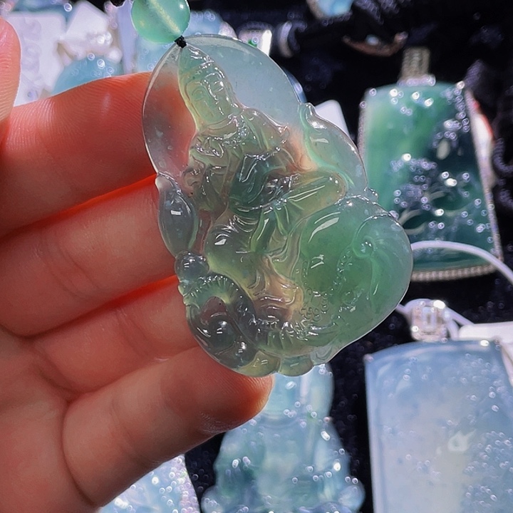 翡翠颈饰未镶嵌57，