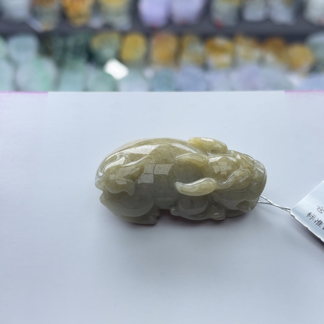 翡翠颈饰未镶嵌貔貅