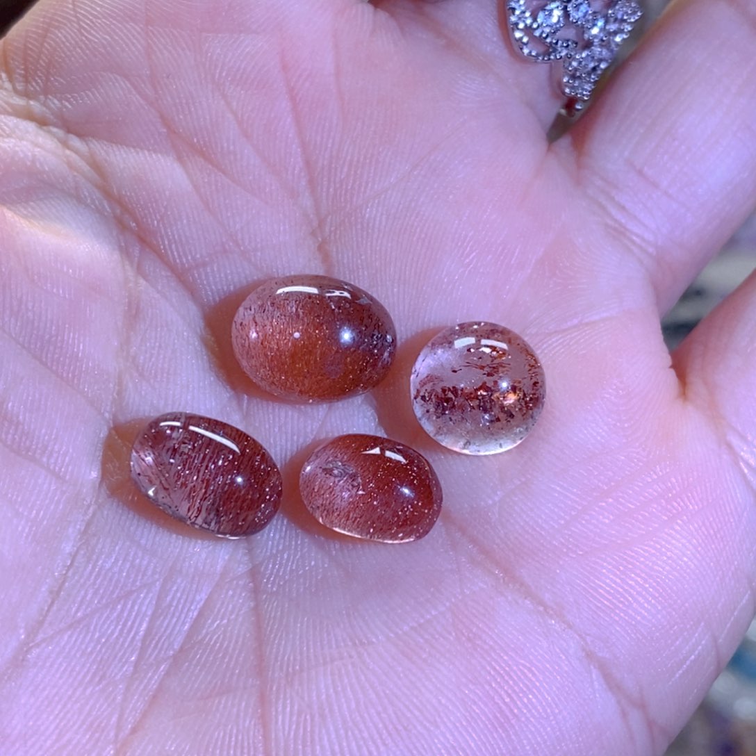 颈饰未镶嵌水晶，