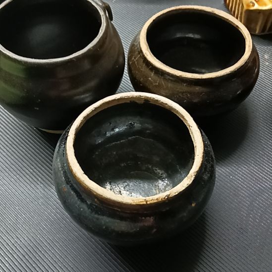 繁***店陶瓷黑釉三个小罐。。。。