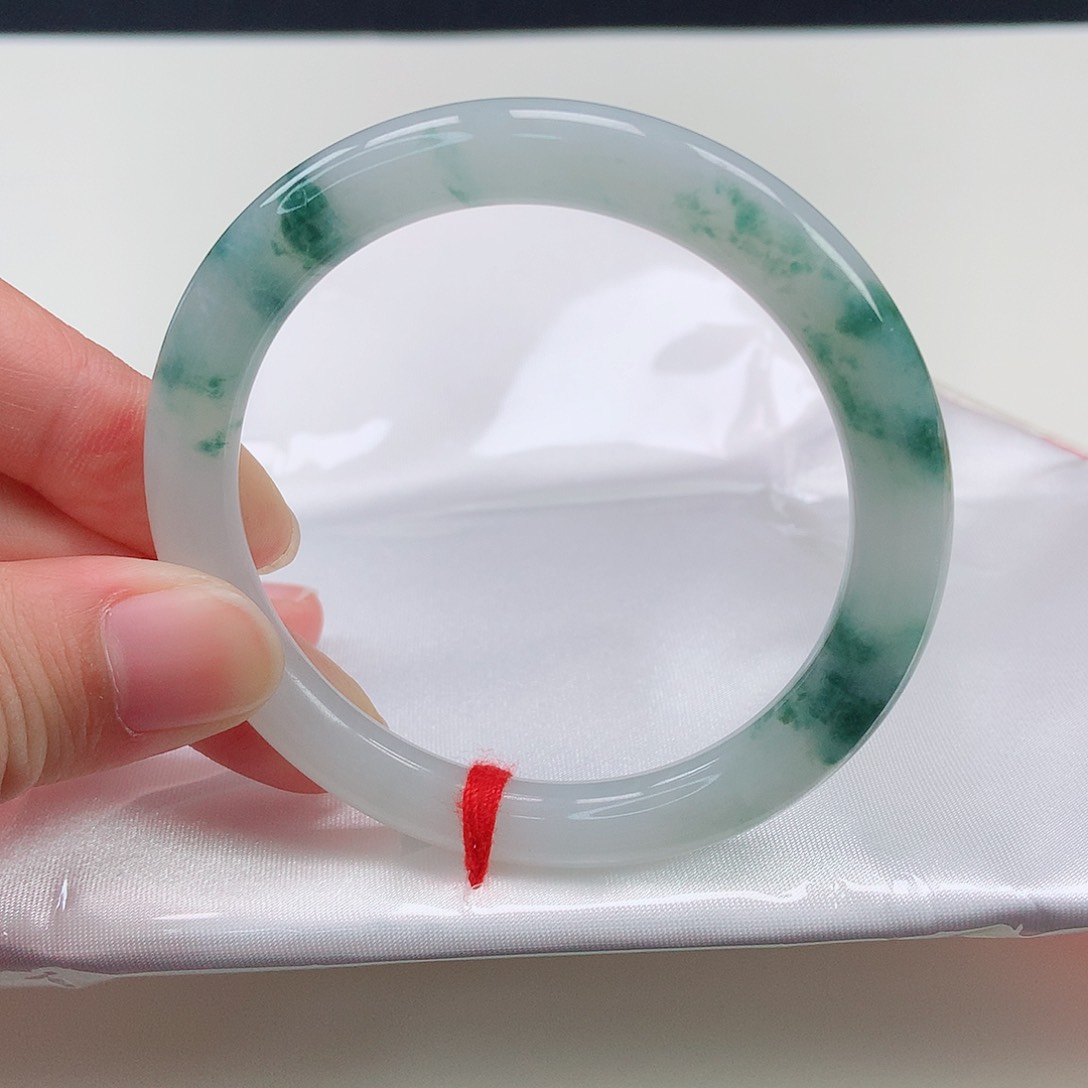 翡翠手镯未镶嵌53圆条