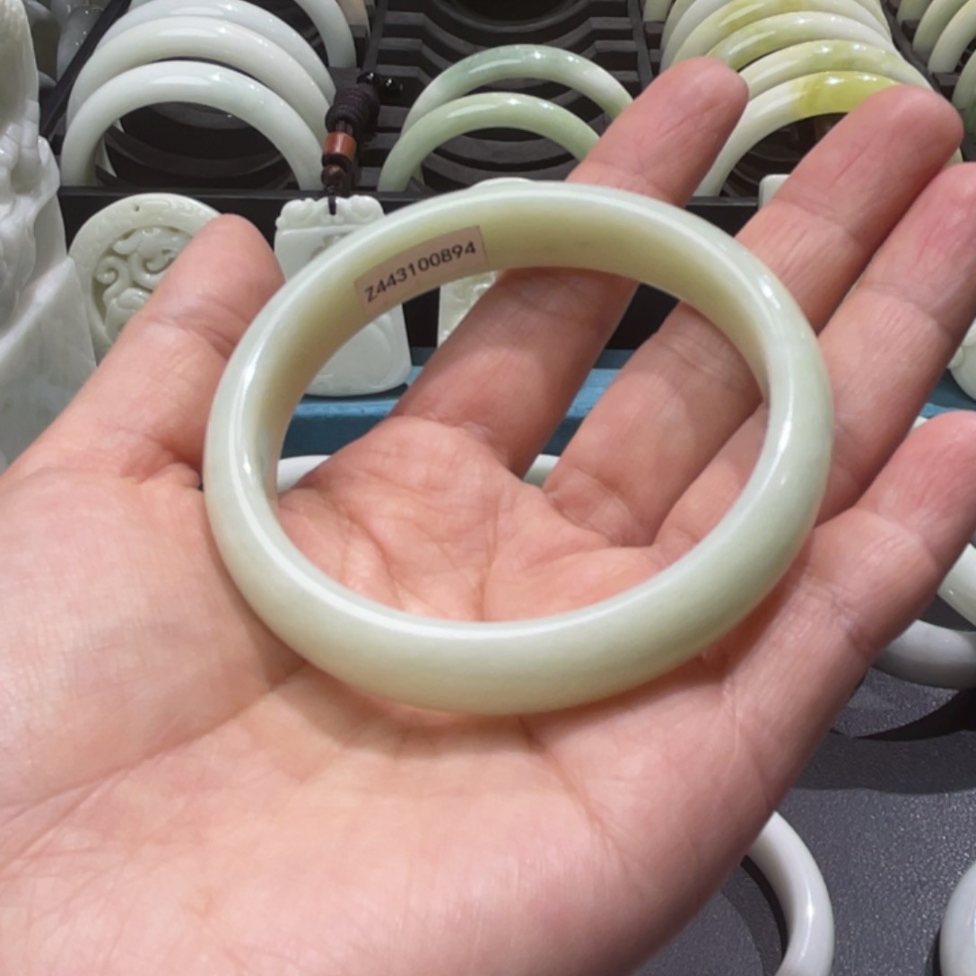 蓝田玉（蛇纹石化大理石玉）手镯未镶嵌用****8