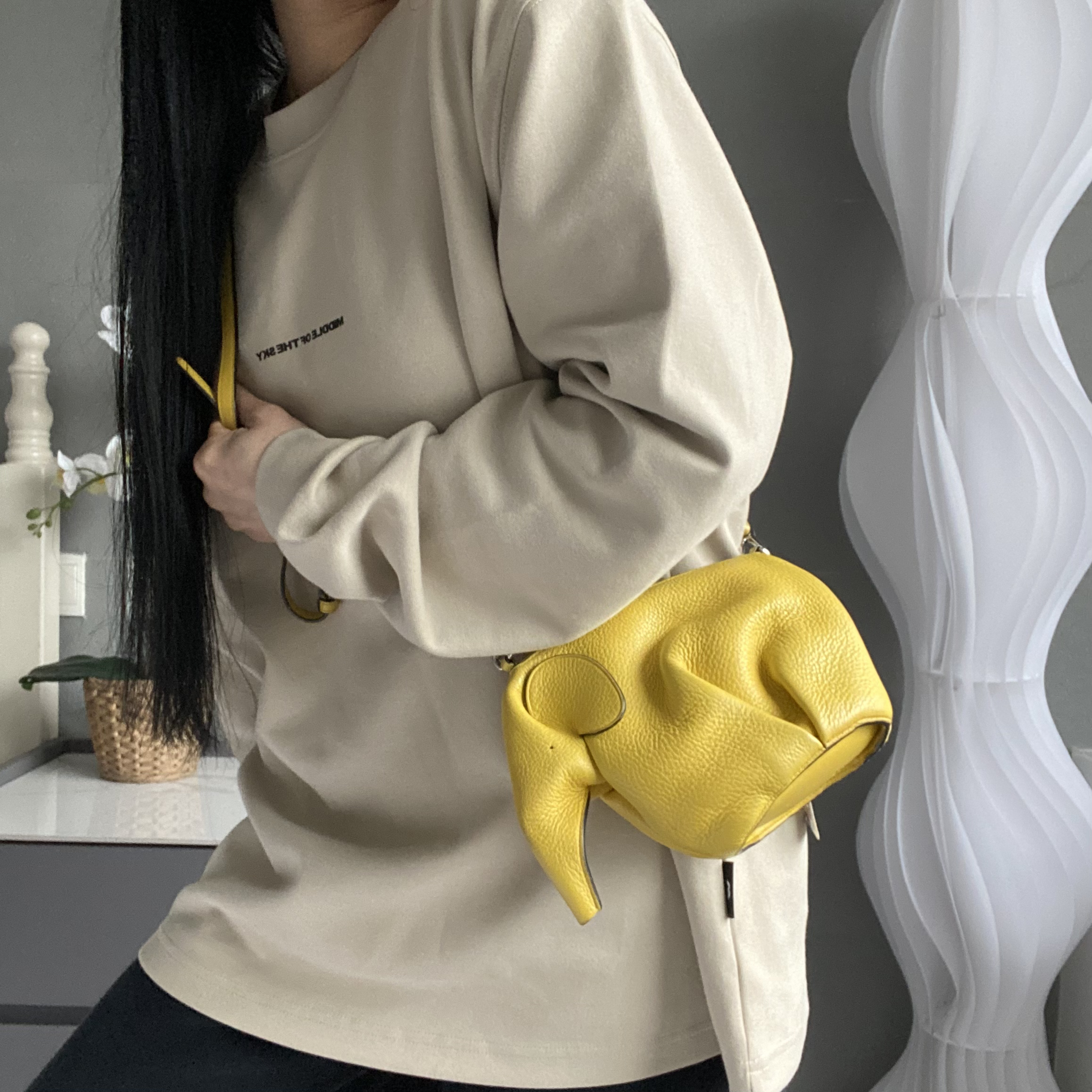 95新 LOEWE/罗意威 【可】黄色小象斜挎包 27PP06