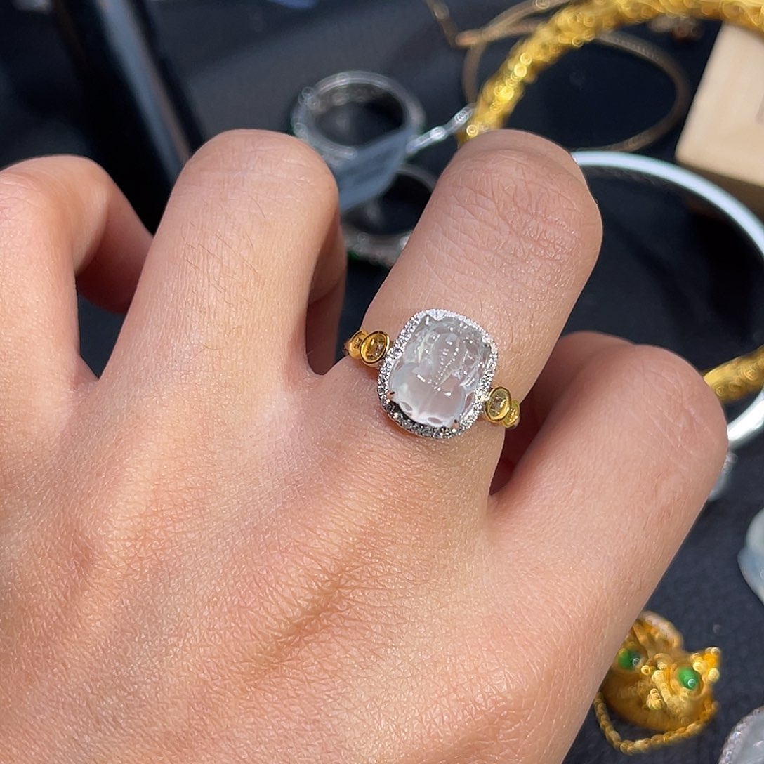 翡翠18K金镶嵌戒指貔貅