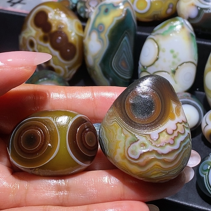 熙***沂玛瑙/玉髓未镶嵌珠宝奇石