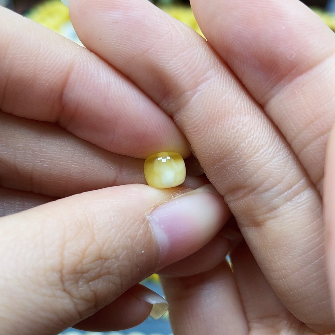 蜜蜡裸石未镶嵌老型6.6✖️5.6mm福利