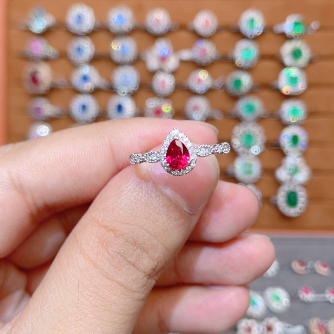 18K金镶嵌红宝石戒指0.56ct 无烧鸽血