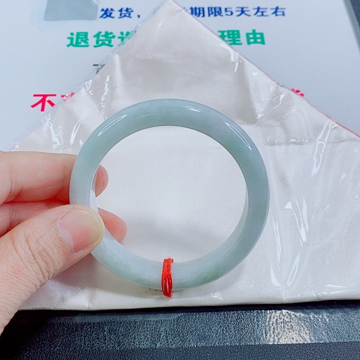 未镶嵌手镯翡翠诗***方