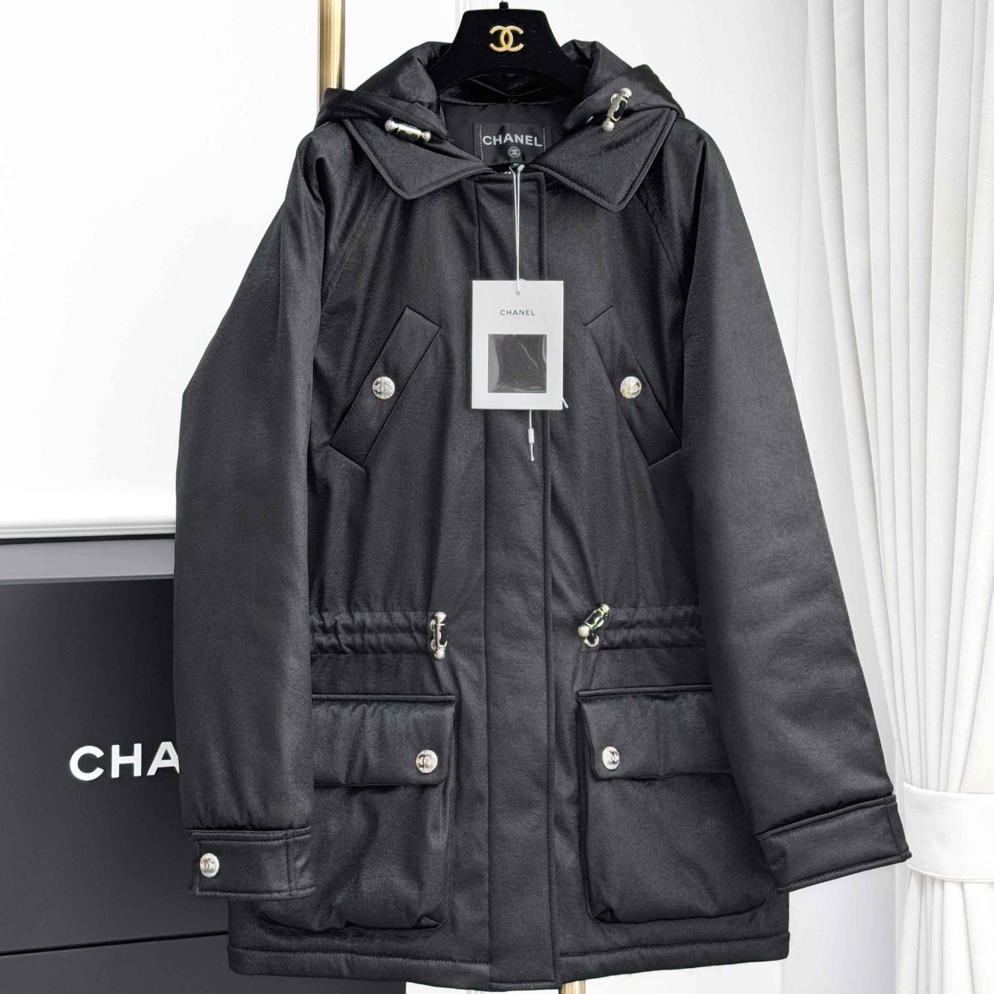 99新 Chanel/香奈儿 36码23N滑雪系列黑色长袖连帽羽绒服