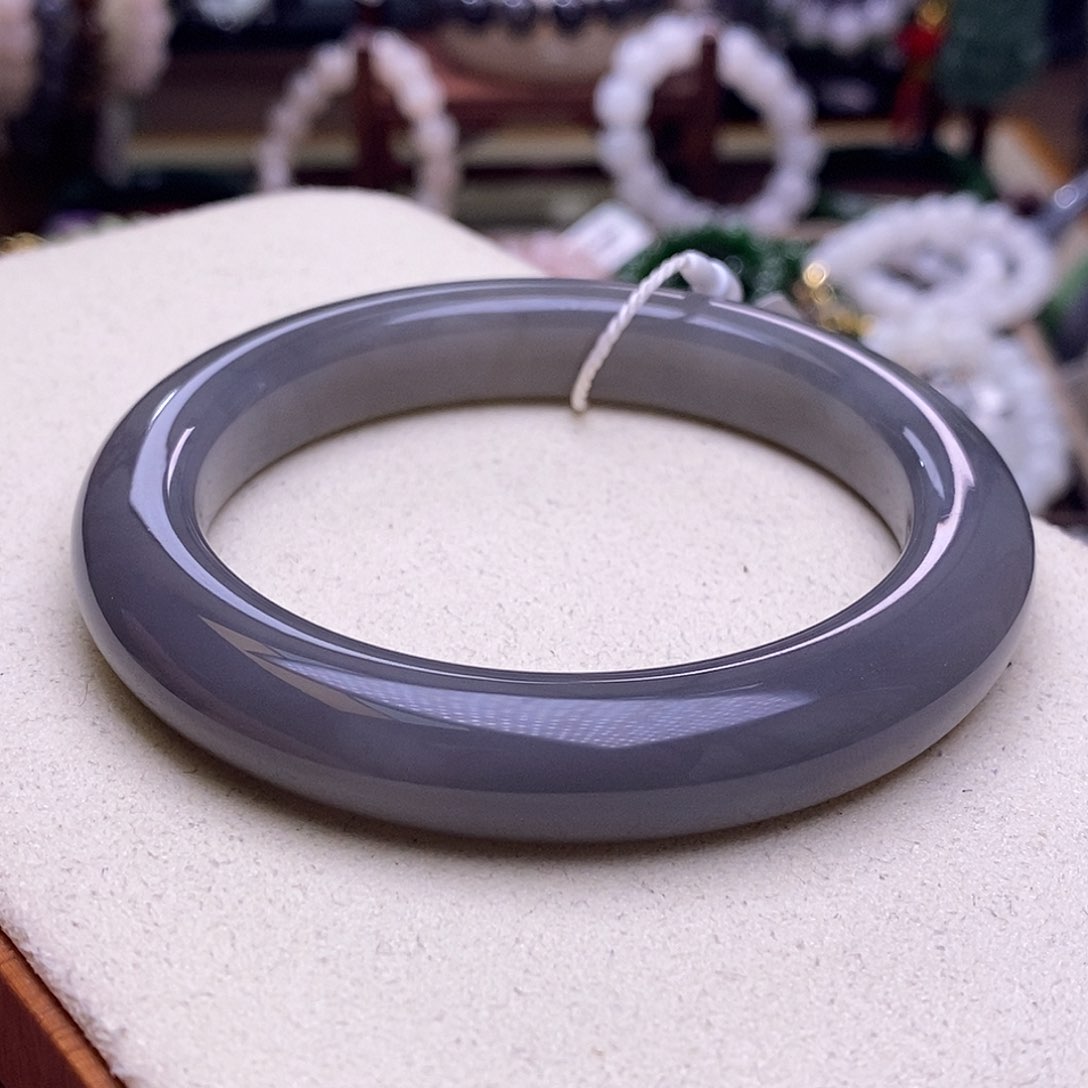 颈饰未镶嵌和田玉收藏级60烟紫老矿料高冰浓紫手镯