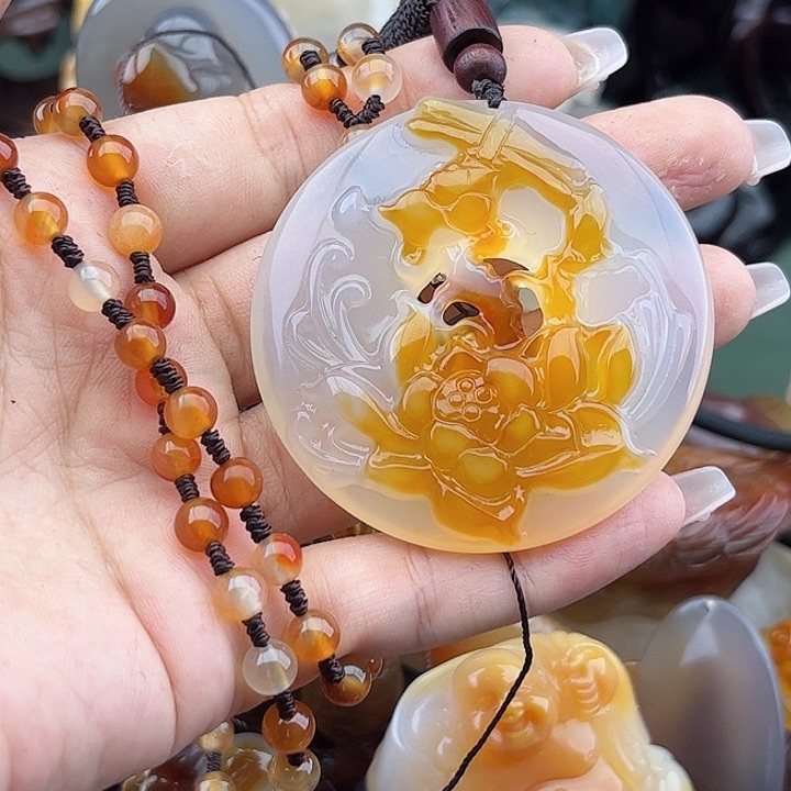 玛瑙手饰未镶嵌1****?玛瑙