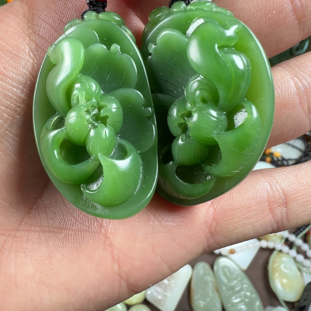 和田玉（糖玉）颈饰未镶嵌张*龙