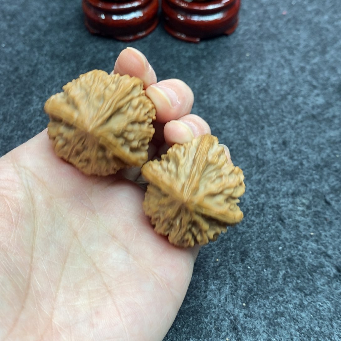 文玩核桃把件37野生三棱