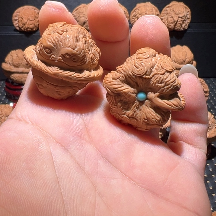 文玩核桃把件金蟾纳财