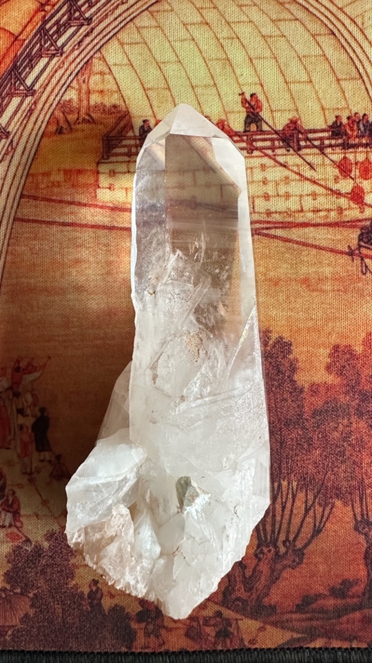 马岛天然白水晶柱手把玩原石
