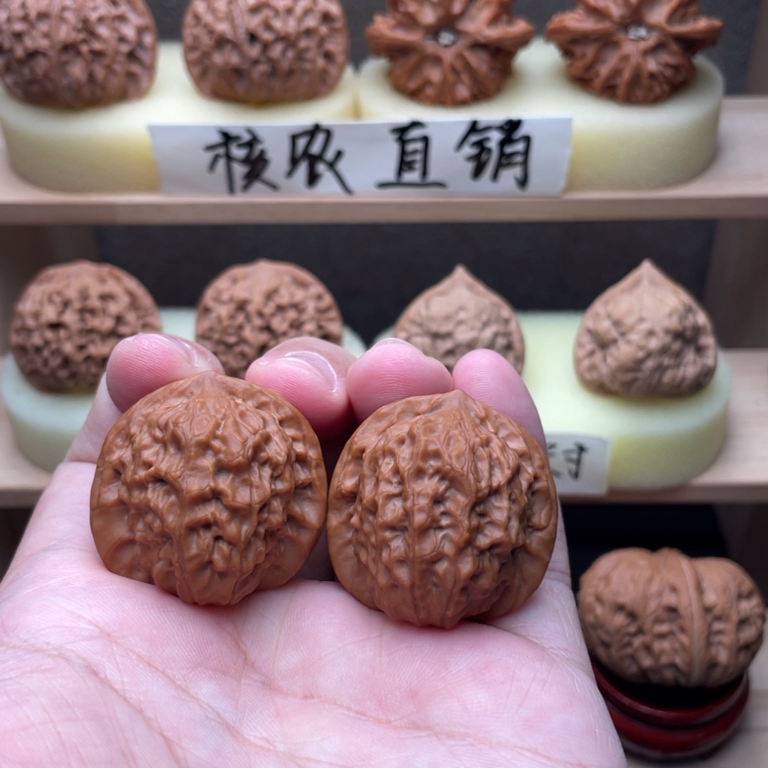 文玩核桃吊坠瓷娃娃34.5放漏价