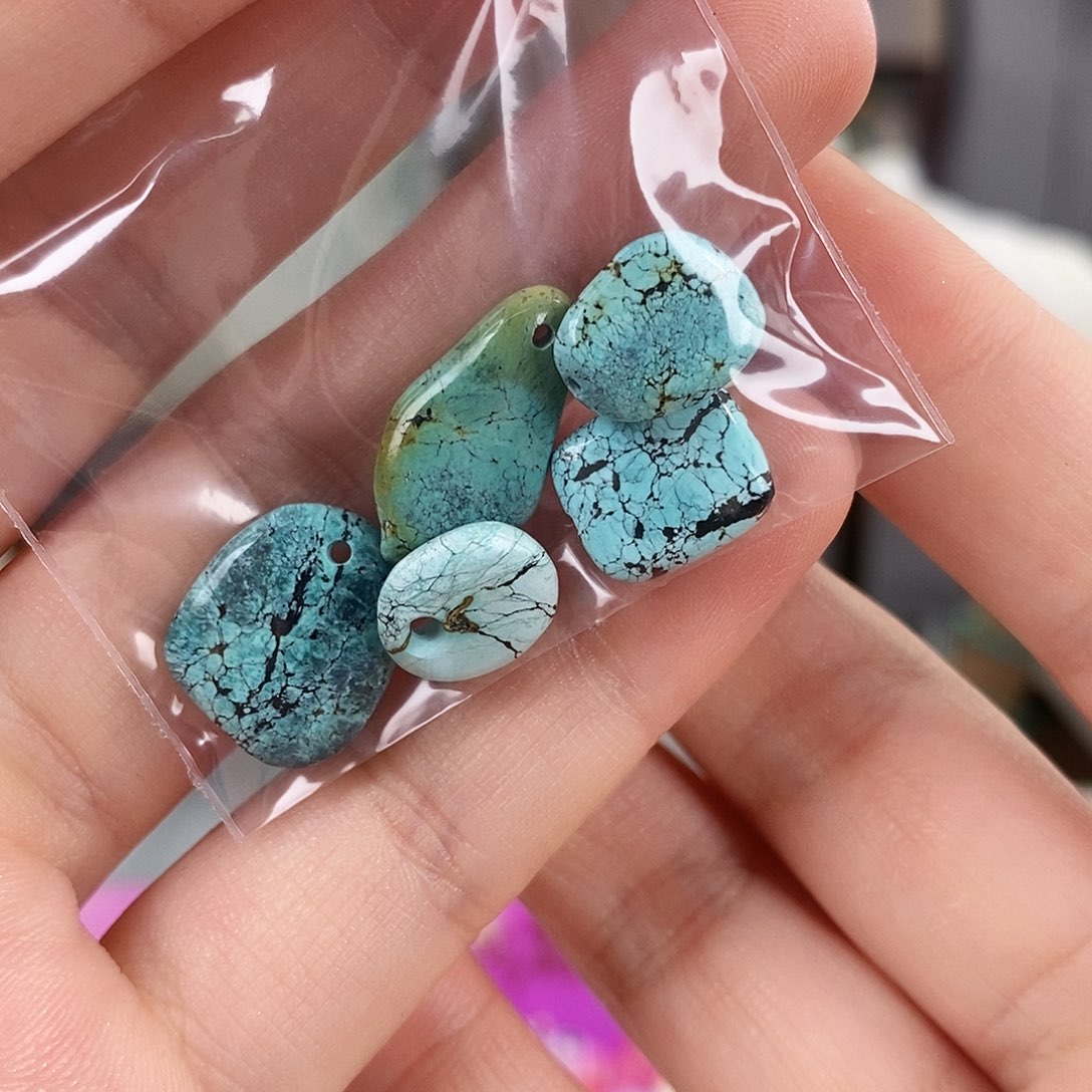 绿松石未镶嵌珠宝奇石