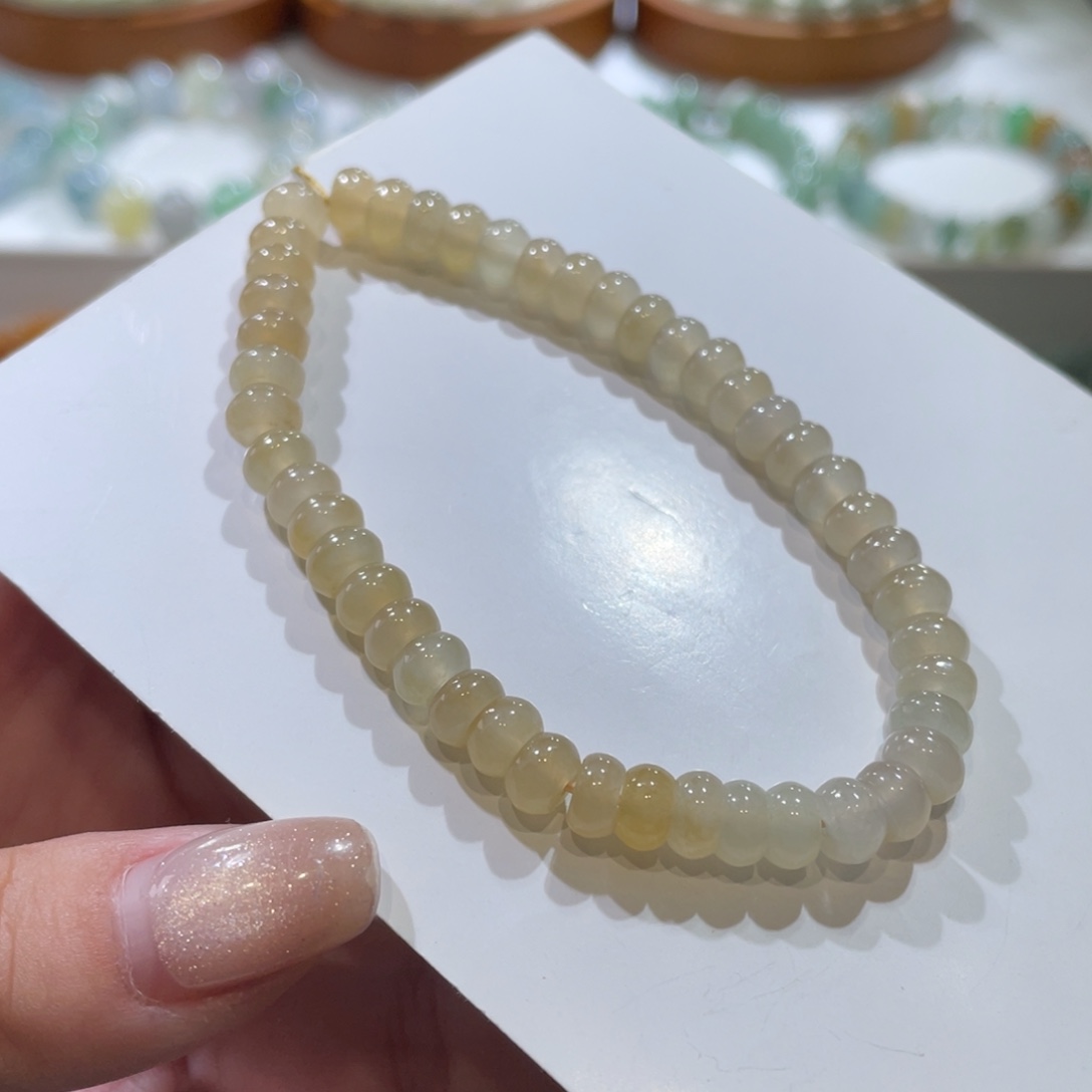 翡翠手链未镶嵌冰黄渐变