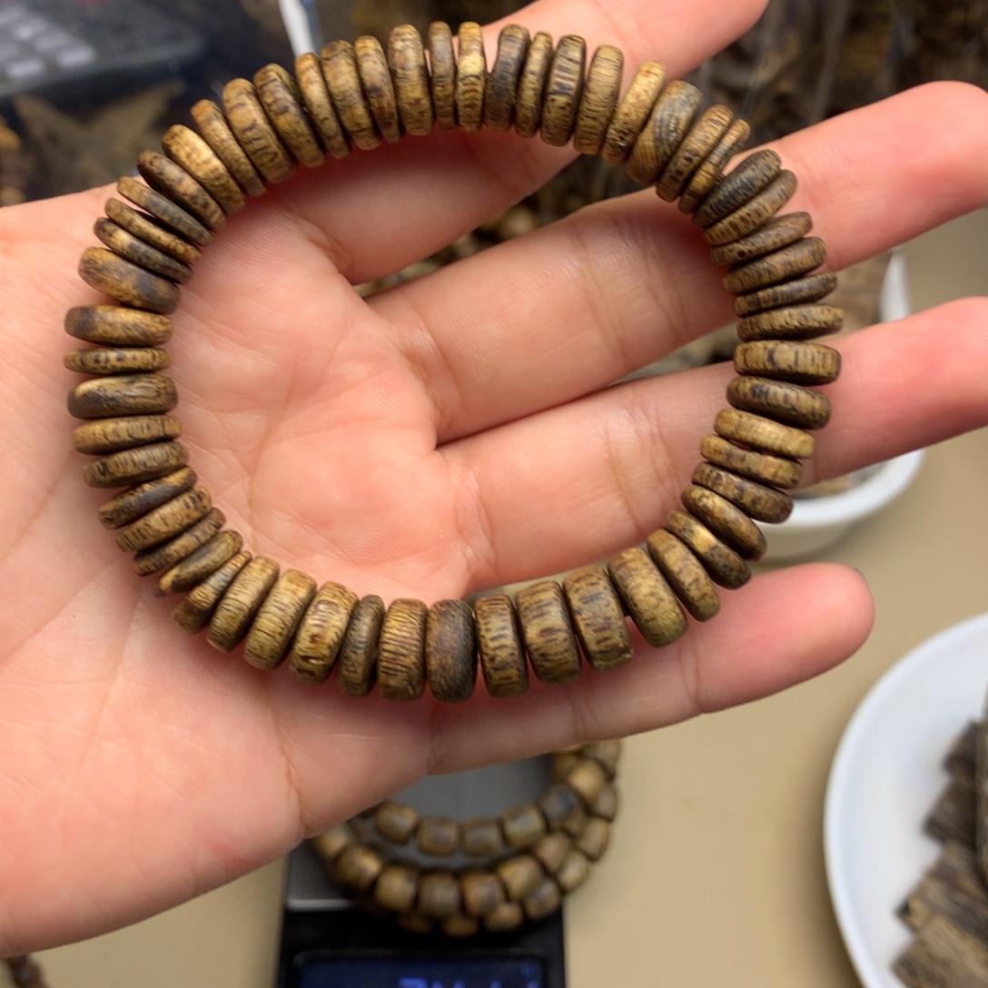 B***！沉香沉香碎屑奇楠沉香陆河圆片11克