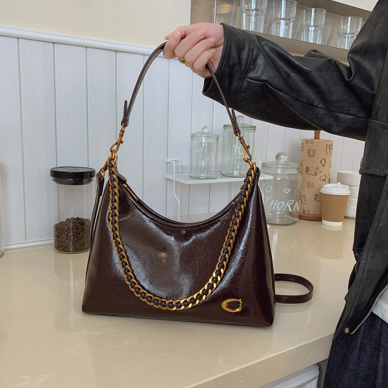 复古简约腋下单肩包2025爆款小众百搭气质女包网红质感时尚斜挎包