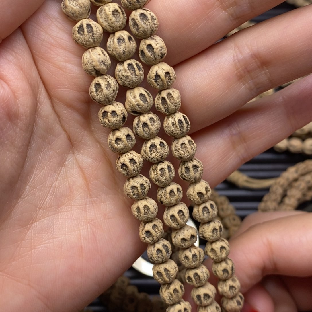 柏香籽/百香籽吊坠城****人