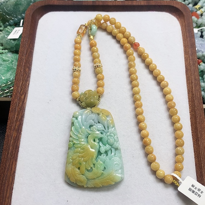 翡翠颈饰未镶嵌吊坠