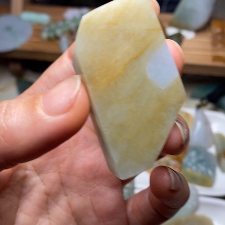 翡翠未镶嵌颈饰天然