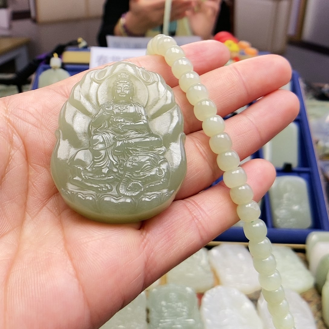 和田玉颈饰未镶嵌姐*