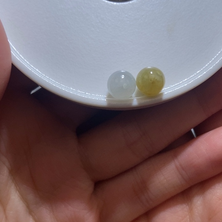 翡翠散珠卡7.7缅甸翡翠单珠两颗