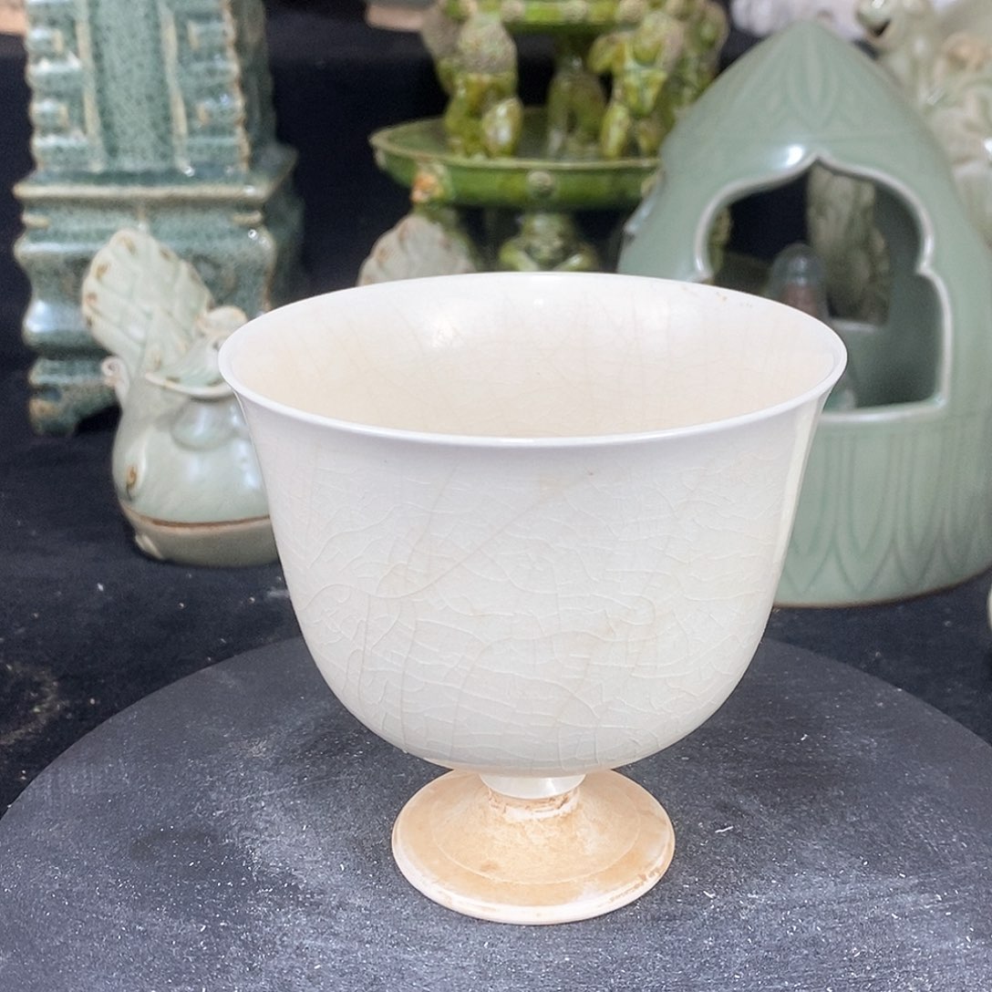 摆件巩县窑白釉杯子瓷器瓷器