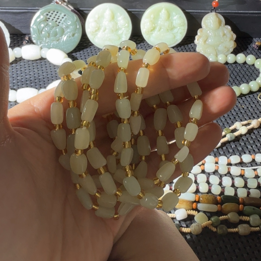 和田玉未镶嵌颈饰