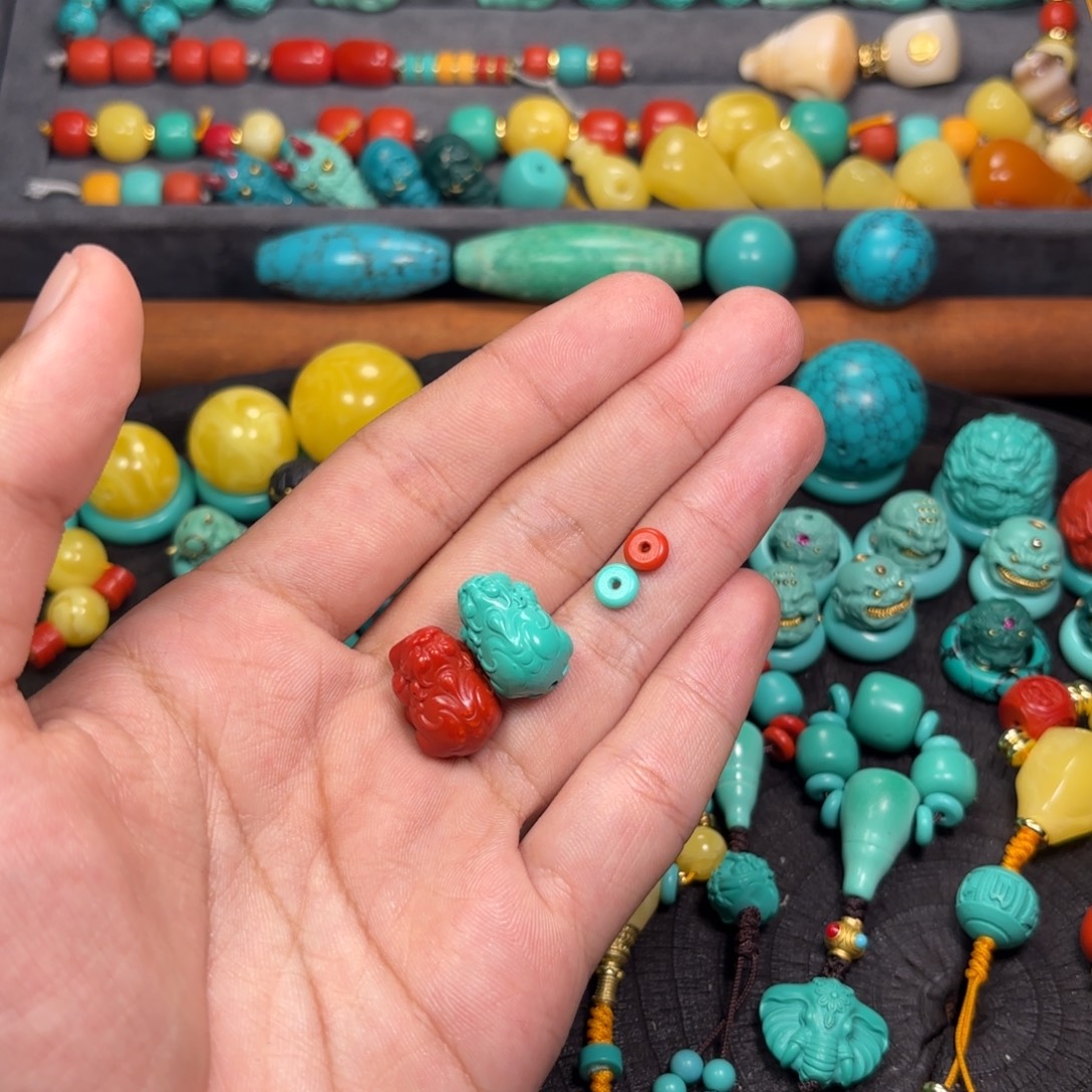 玛瑙/玉髓未镶嵌珠宝半成品貔貅各一颗隔片红4绿4哈哈哈哈