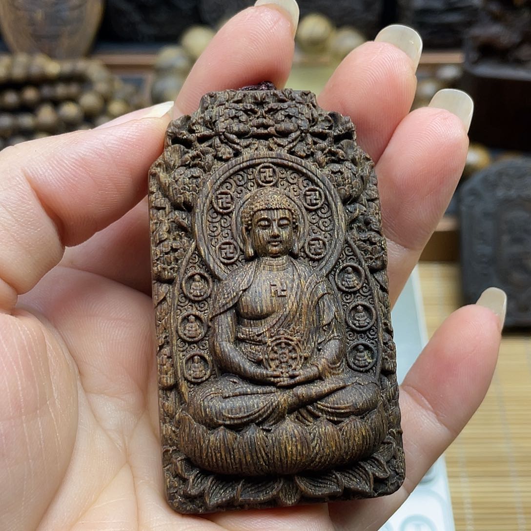 吊坠沉香木?芽庄黄奇