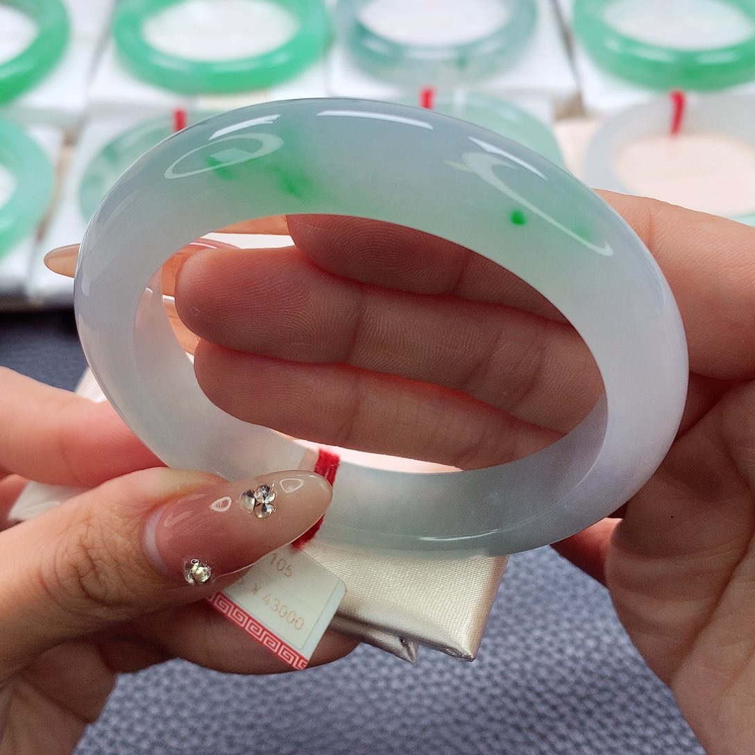 翡翠手镯未镶嵌55.56.57冰飘金丝绿 种老肉细 完美细节