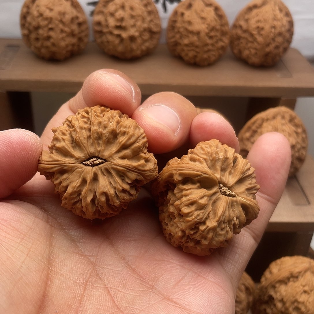 （***）吊坠桃核南疆石天残38/39//38全品无修姜黄皮