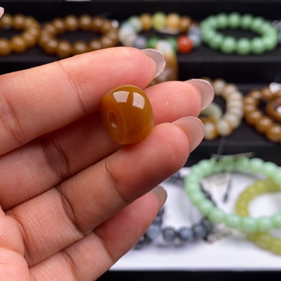 M***u和田玉未镶嵌颈饰